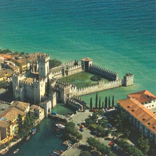 Gardasee: Burg von Sirmione