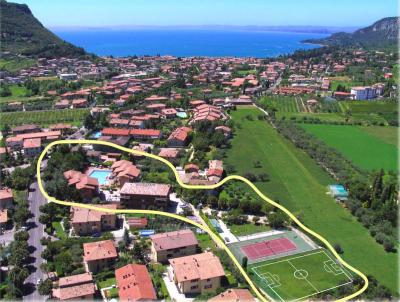 Vista aerea sul residence Villa Rosa a Garda